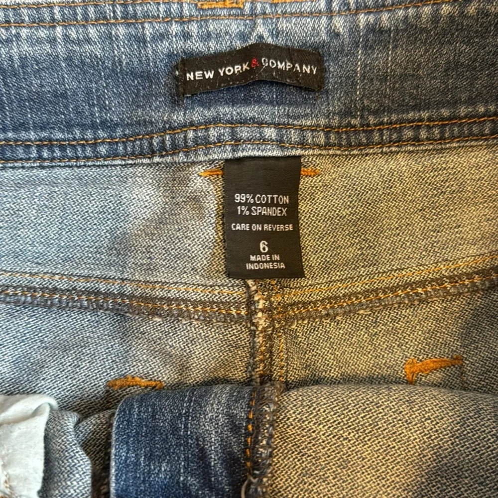 New York & Company Jean Capris